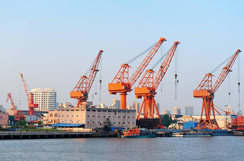 Industrial chiller packaging and transportation.jpg